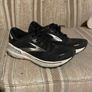 Brooks Adrenaline GTS Men's Black and Silver Athletic Shoes